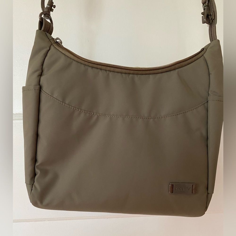 PacSafe CitySafe 100 G II Anti Theft Handbag
